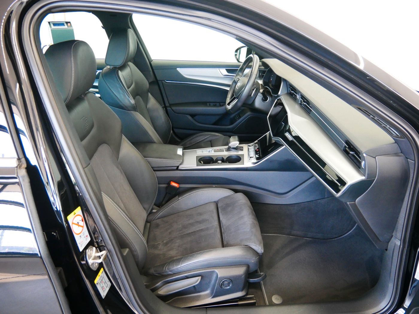 Audi A6 Limousine 50 TFSI e quattro S line - Samsaru's Car Outlet