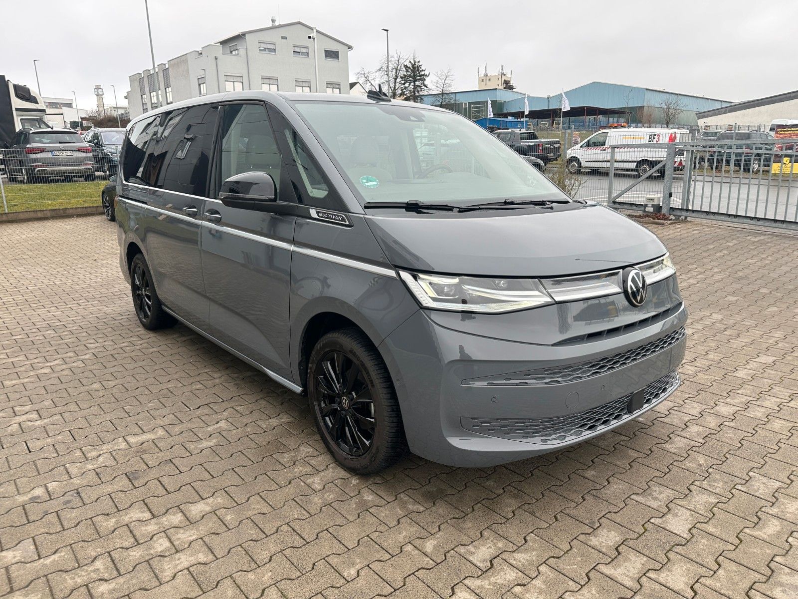 Volkswagen T7 Multivan - Samsaru's Car Outlet