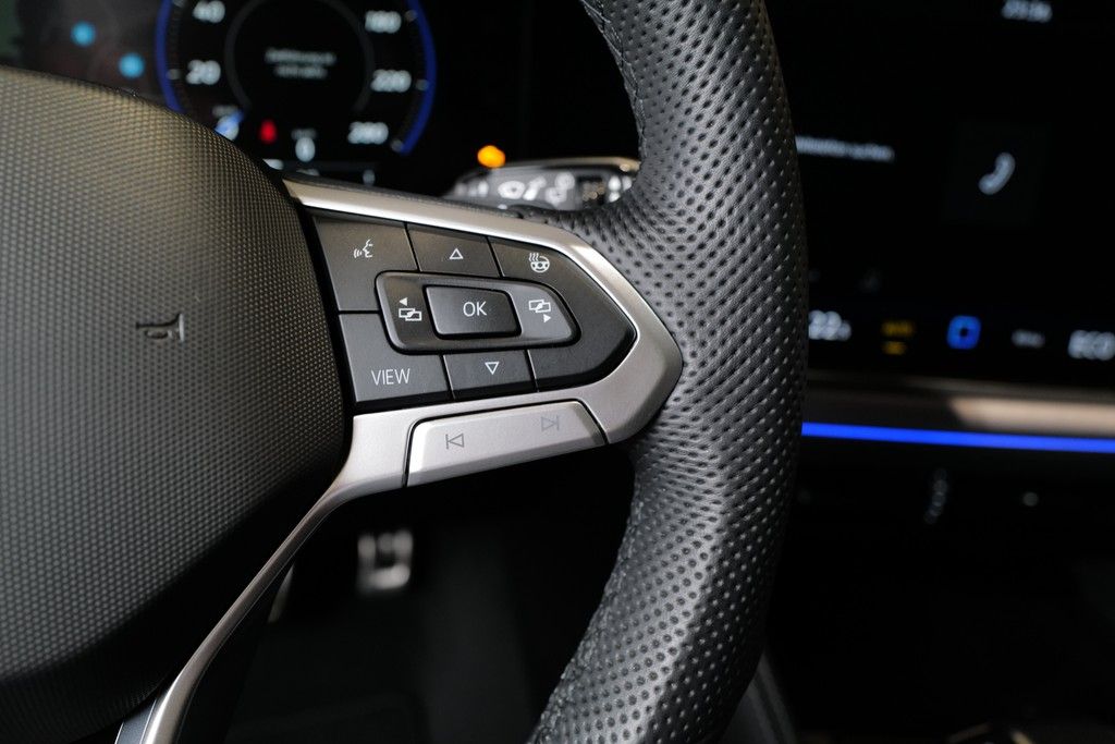 Volkswagen Touareg 3.0TDI R-Line Nachtsicht Dynaudio StdHz