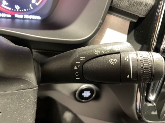 Volvo XC40 T3 Momentum Pro Automatik LED Navi Pano PDC