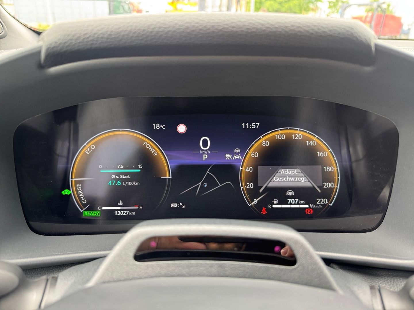 Toyota C-HR 2.0 Hybrid Lounge - Samsaru's Car Outlet