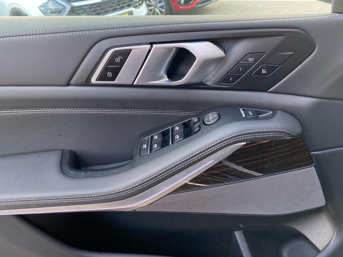 BMW X5 xDRIVE 30d HUD+LEDER+AHK+INNOVATION+H&K+20"