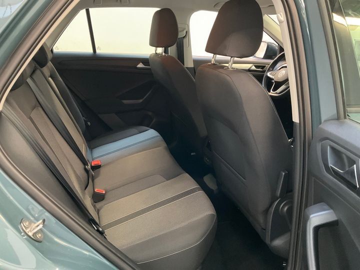 Volkswagen T-Roc Life TSI DSG - Samsaru's Car Outlet