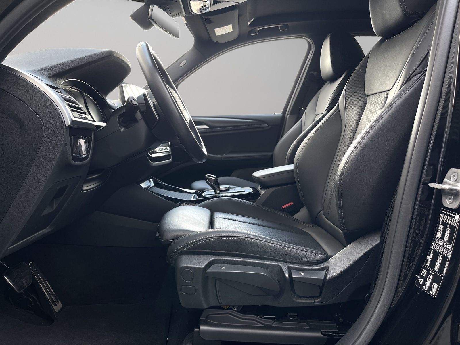 BMW X3 xDrive20i M SPORTPAKET - Samsaru's Car Outlet