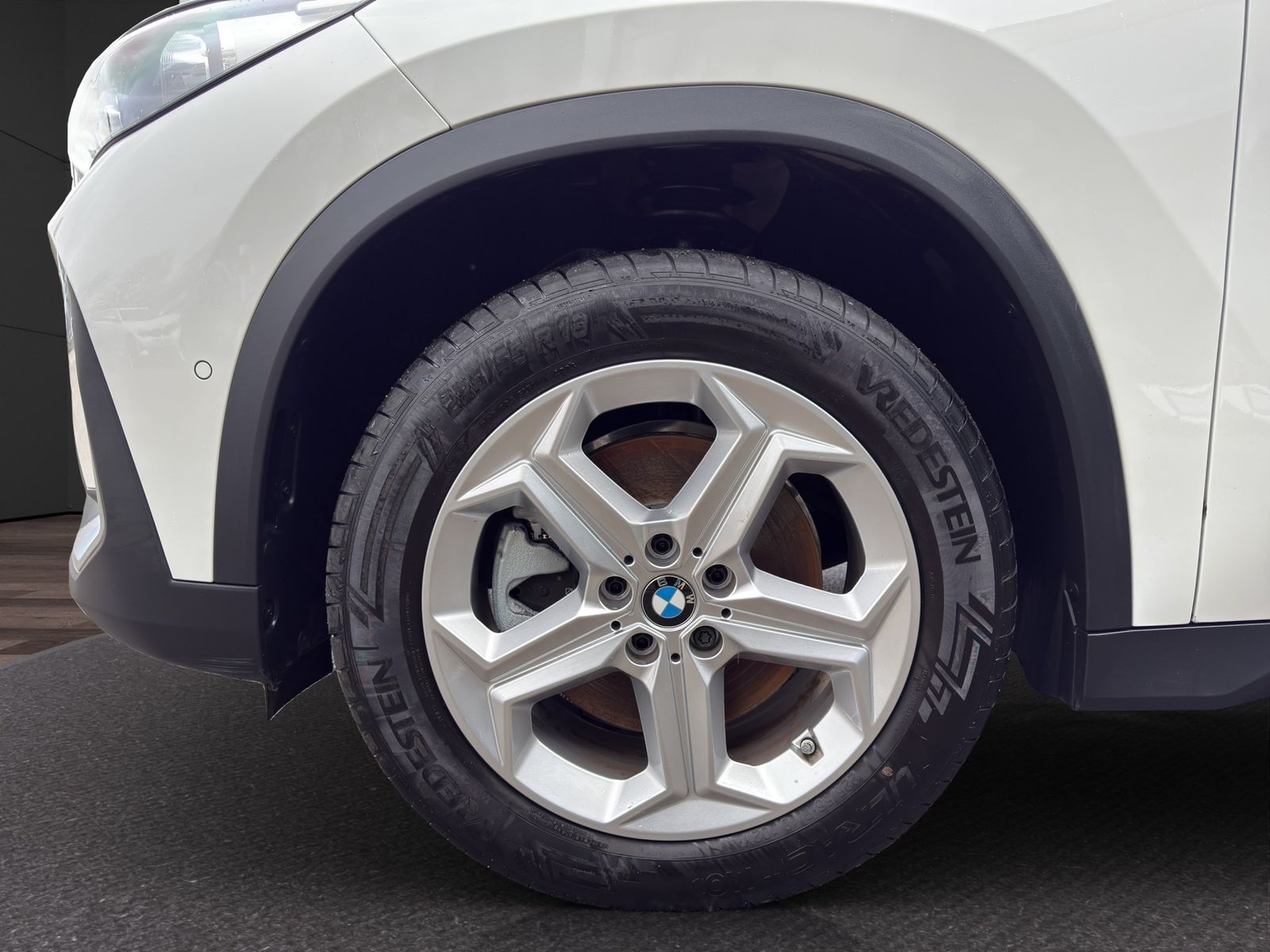 BMW X1 xDrive23i - Samsaru's Car Outlet