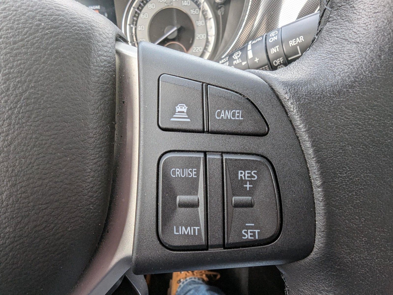 Suzuki Vitara 1.4 Hybrid Comfort+ Allgrip - Samsaru's Car Outlet