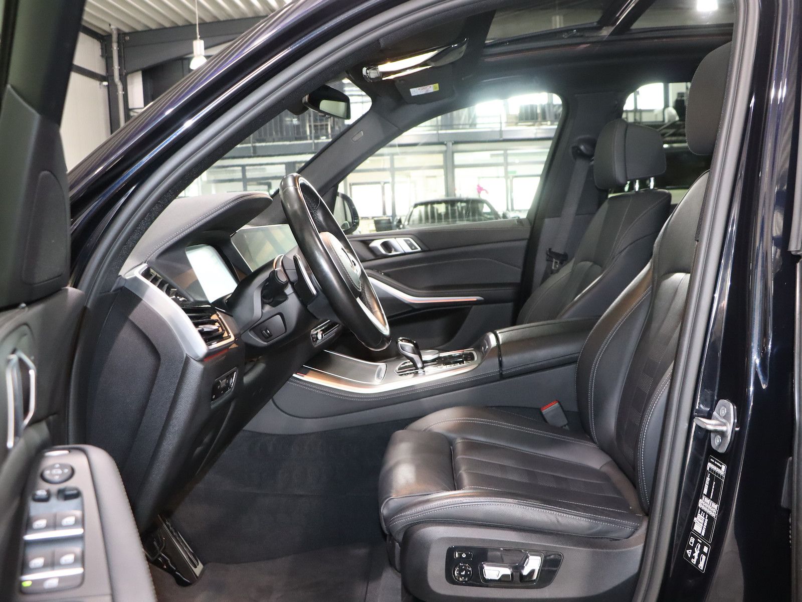 BMW X5 xDrive 40d M-SPORTPAKET / 7-SITZER / PANORAMA