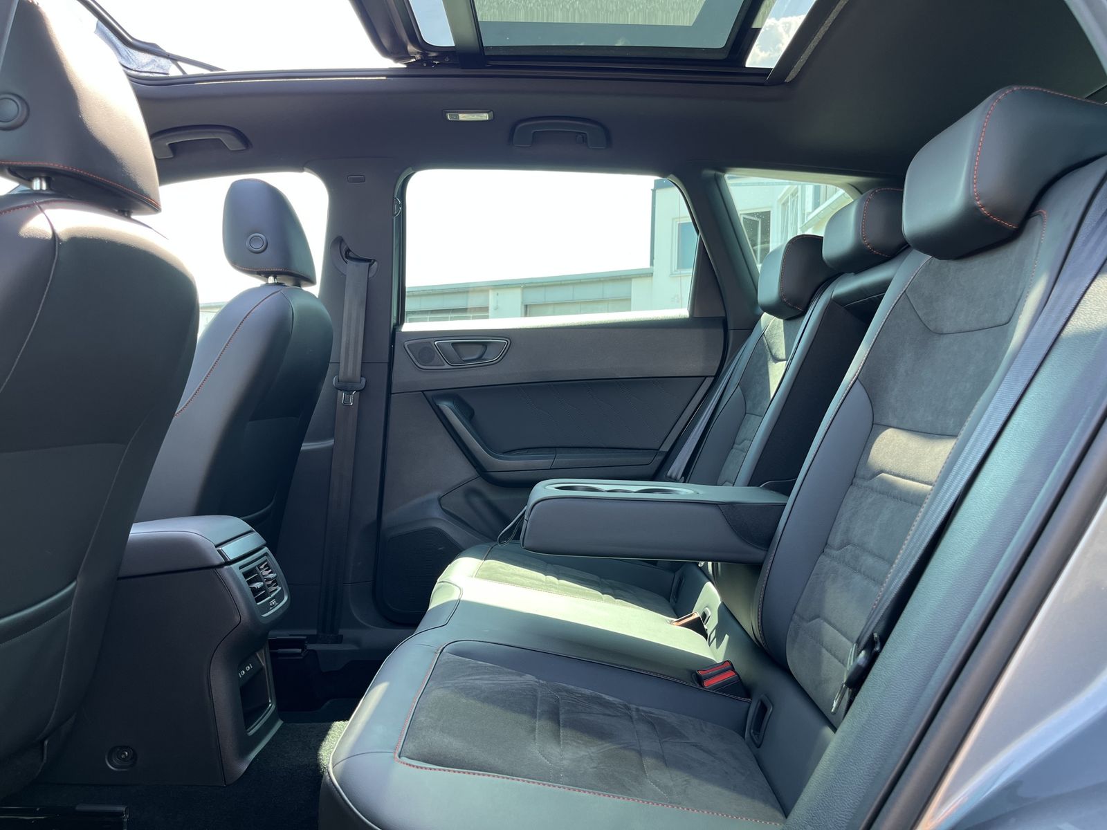 Seat Ateca 2.0 TDI DSG 4Drive FR AHK PANO STHZ Keyles
