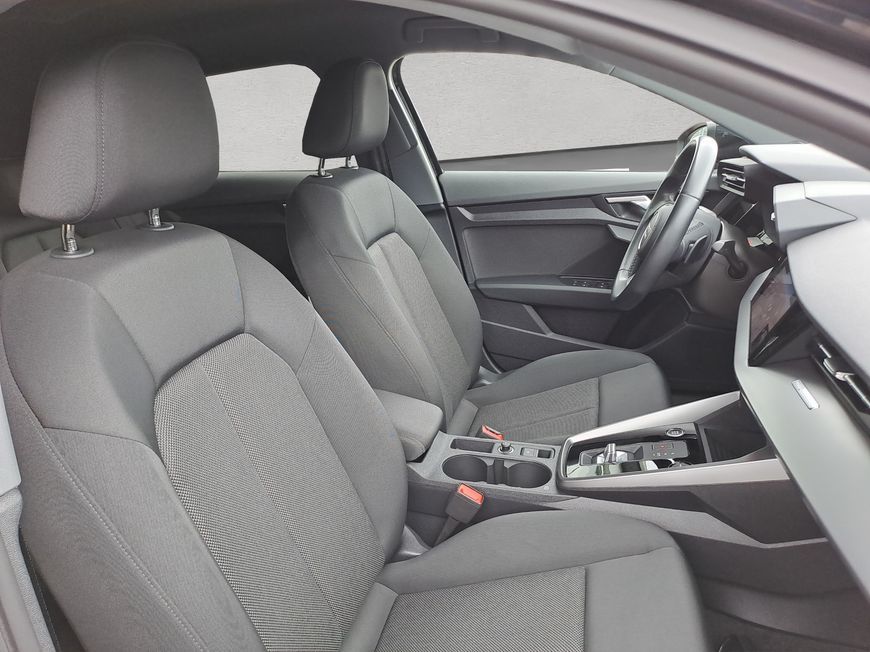 Audi A3 35 TFSI Sportback S tronic S line Navi * LED