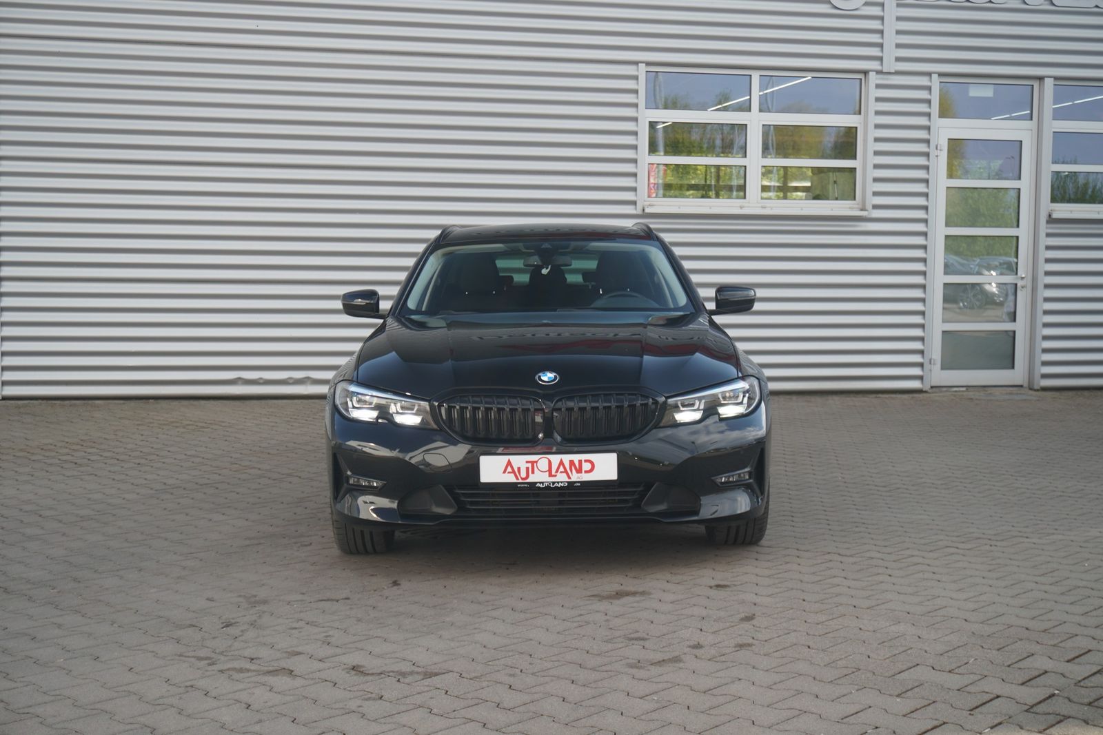 BMW 320d Touring Aut. - Samsaru's Car Outlet