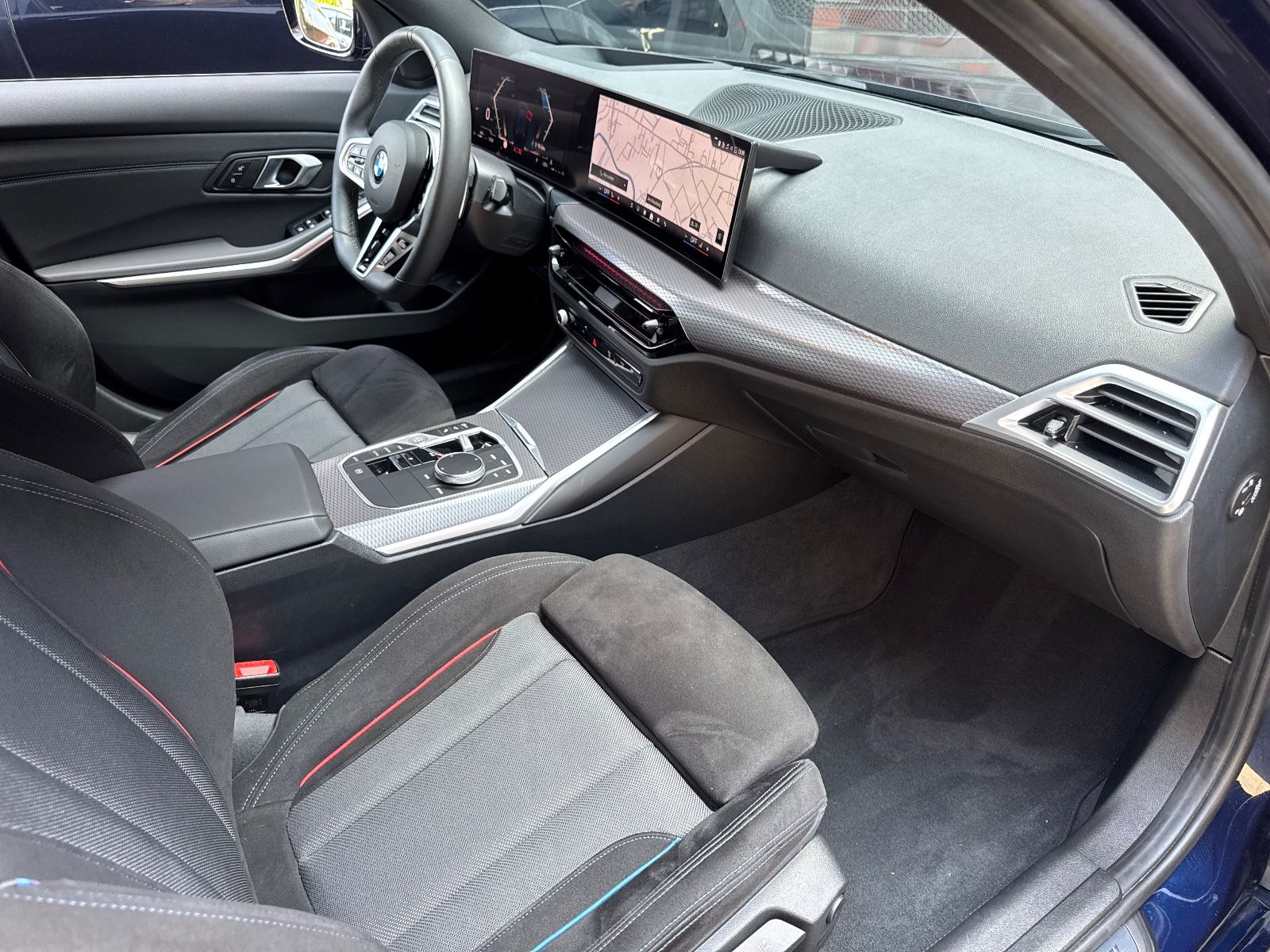 BMW 320d T xDrive M Sport Innovation AHK HUD 360 19"