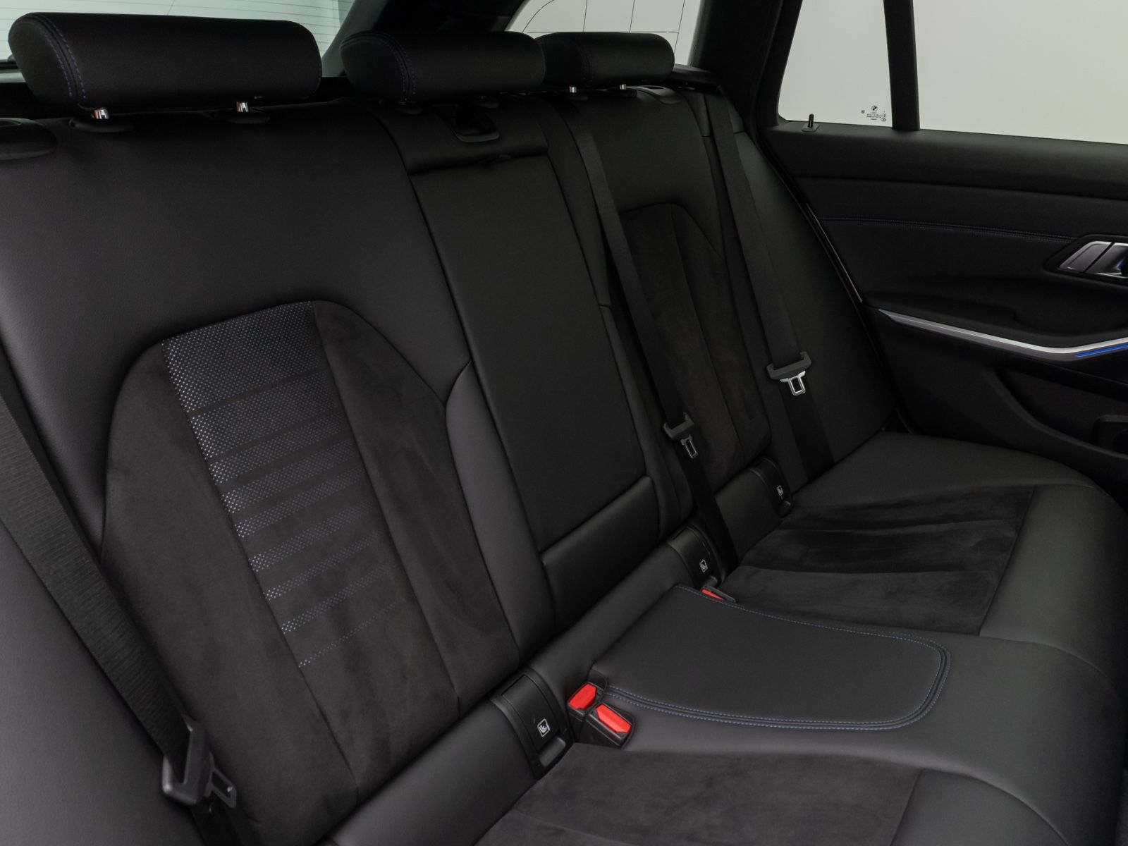 BMW 320d M Sport - Samsaru's Car Outlet