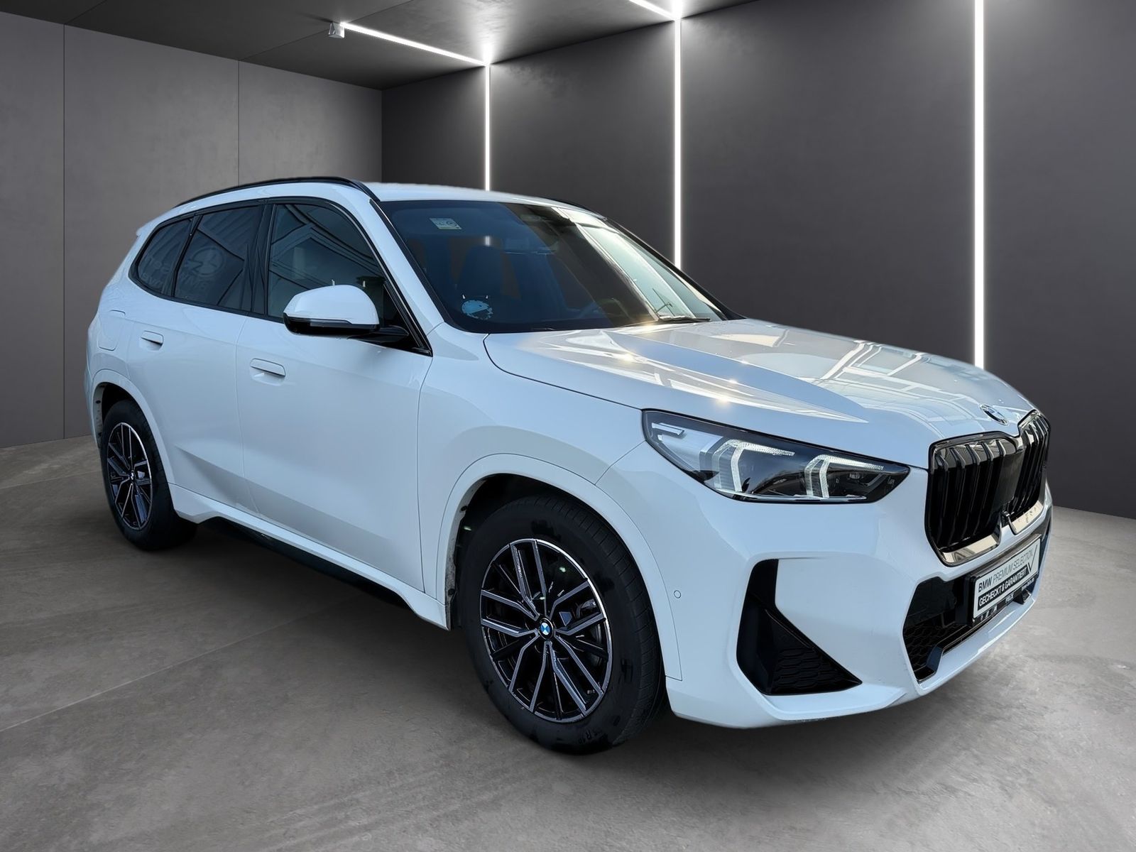 BMW X1 xDrive20d M SPORTPAKET - Samsaru's Car Outlet