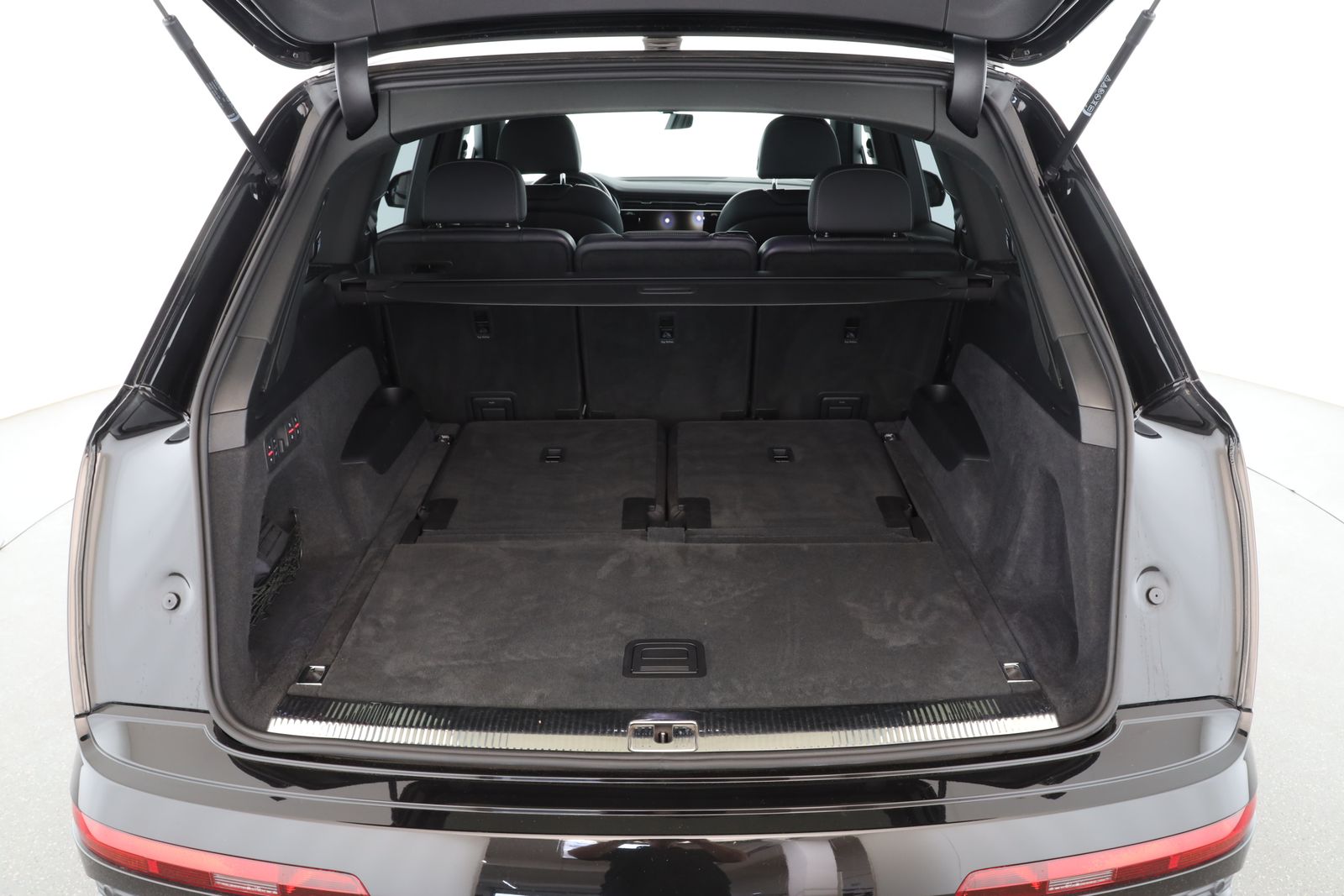 Audi Q7 45 TDI quattro S line competition plus AHK