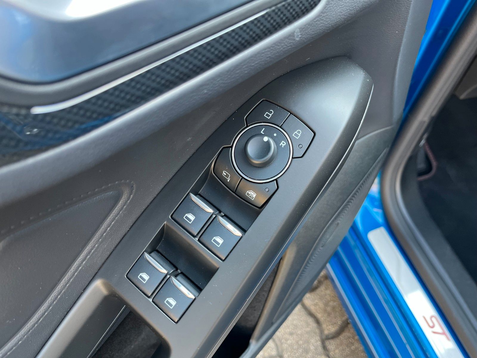 Ford Focus Turnier ST-Line X - Matrix LED, B&O, Pano