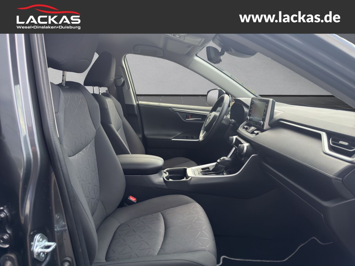 Toyota RAV 4 Hybrid - Samsaru's Car Outlet