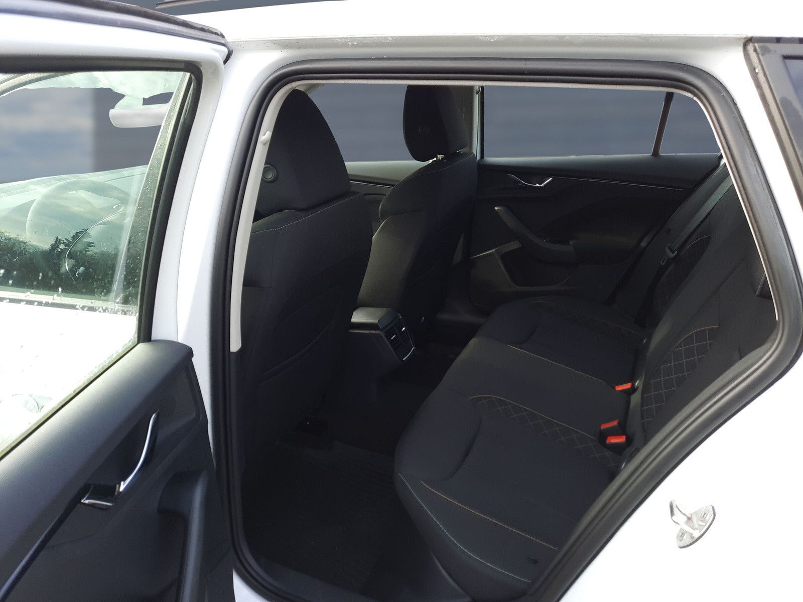Skoda Kamiq 1.0 TSI Ambition - Samsaru's Car Outlet