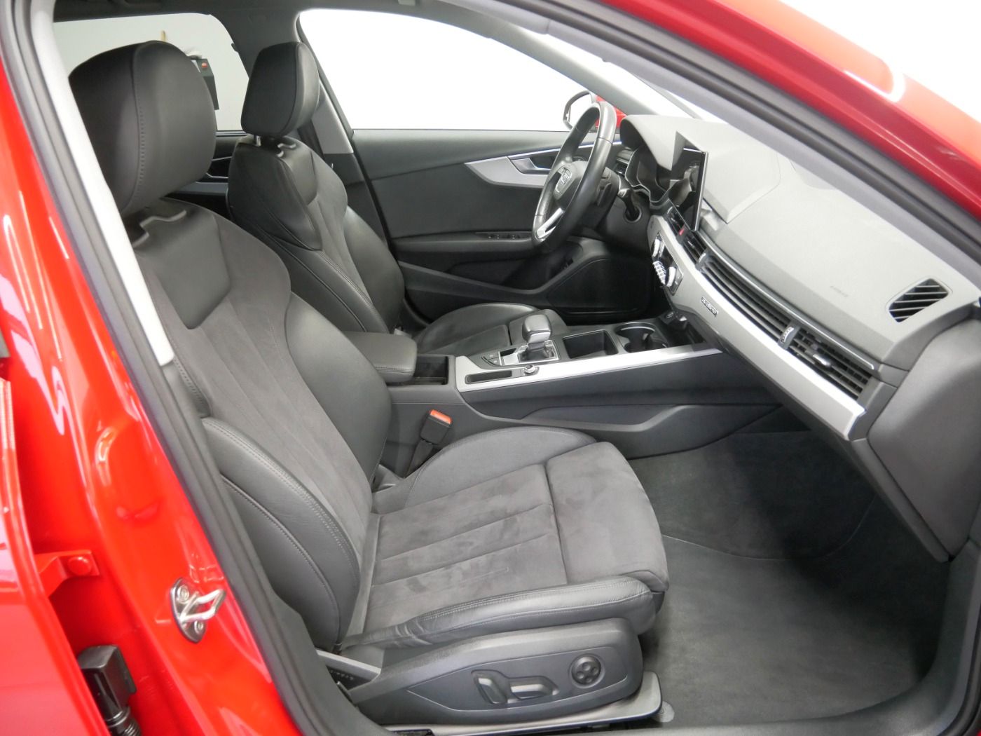 Audi A4 allroad 40 TDI quattro S tro. MATRIX AHK PANO