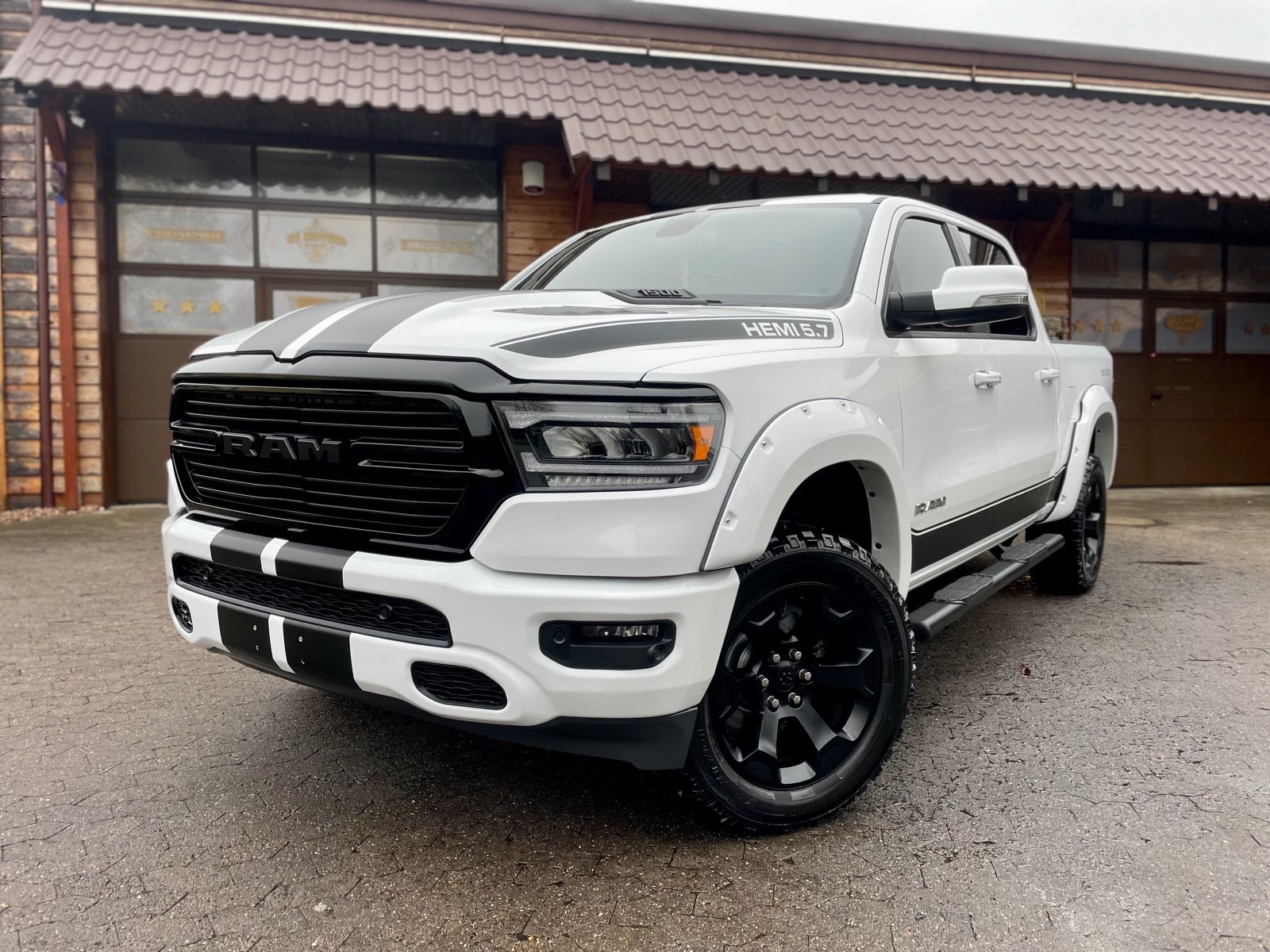 Dodge V8*4X4*OFF-ROAD*LARAMIE/SPORT*LED*AHK*GARANTE*