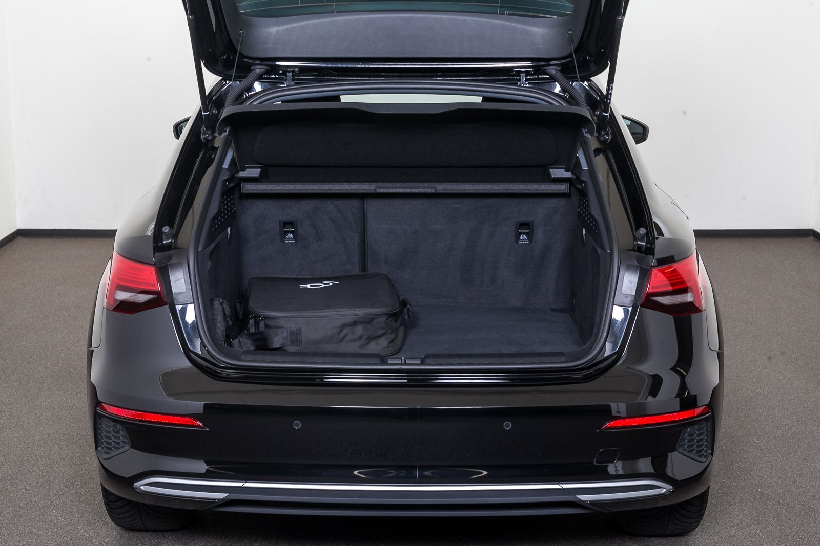 Audi A3 Sportback 40 TFSI e Advanced S tr. - Samsaru's Car Outlet