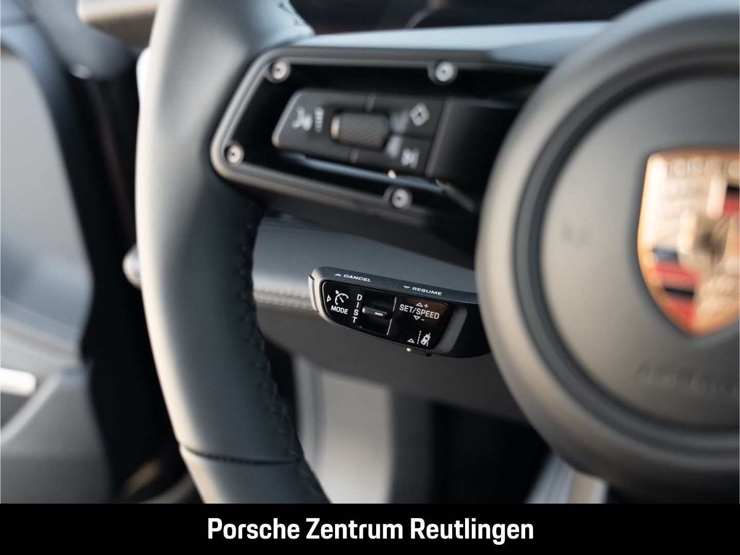 Porsche Taycan 4S Cross Turismo HA-Lenkung Active-Ride