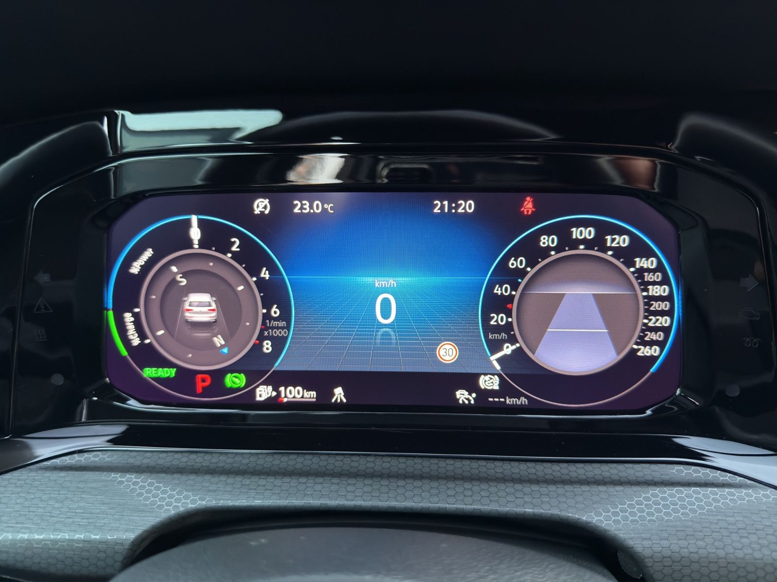 Volkswagen Golf VIII 1.4 TSI GTE DSG - Samsaru's Car Outlet
