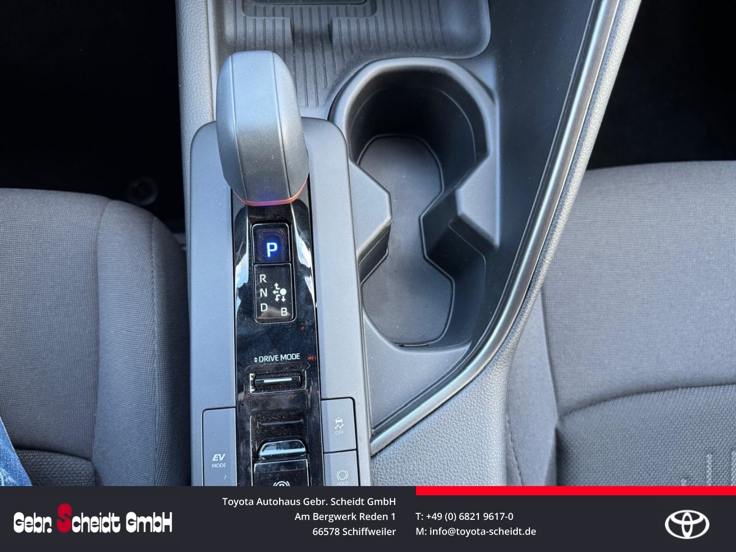 Toyota C-HR 1.8 Hybrid Team Deutschland Navi digitales