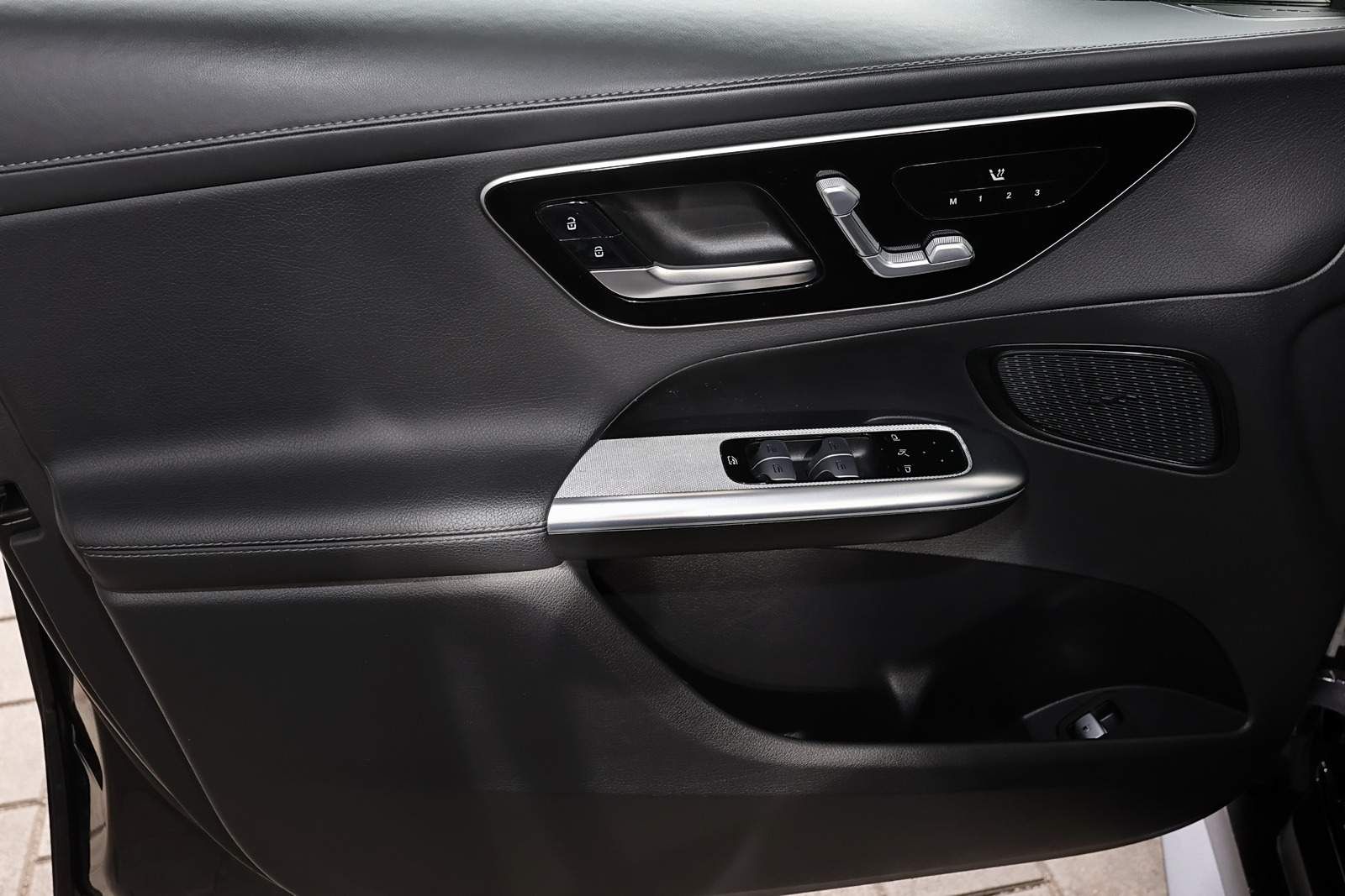 Mercedes-Benz GLC 400 e 4M AMG AHK+PANORAMA+360°+DISTRONIC+19"