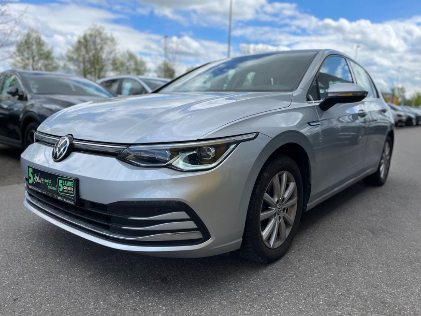 Volkswagen Golf VIII 1.5 TSI Style - Samsaru's Car Outlet