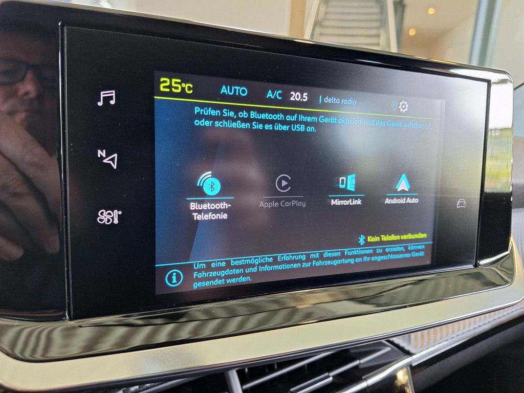 Peugeot e-208 Allure - Samsaru's Car Outlet