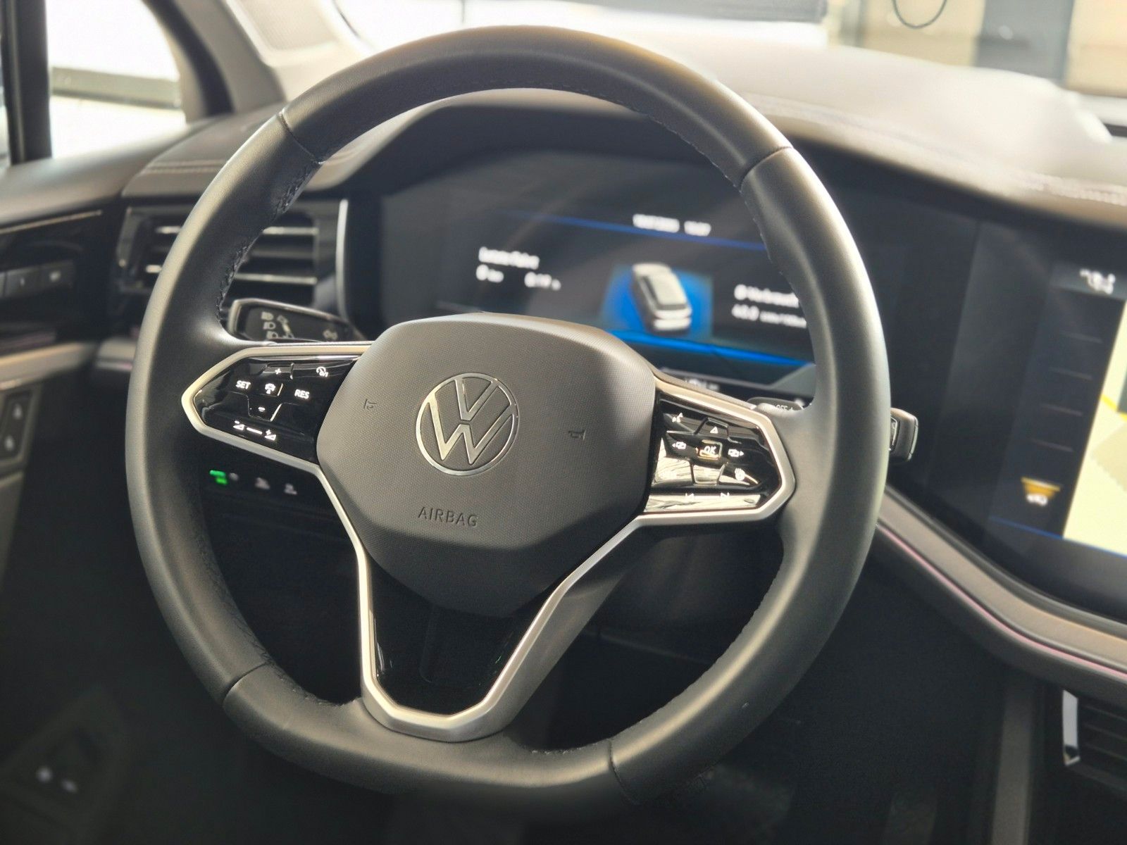 Volkswagen TOUAREG 3.0TSI ELEGANCE 4M eHYBRID - Samsaru's Car Outlet