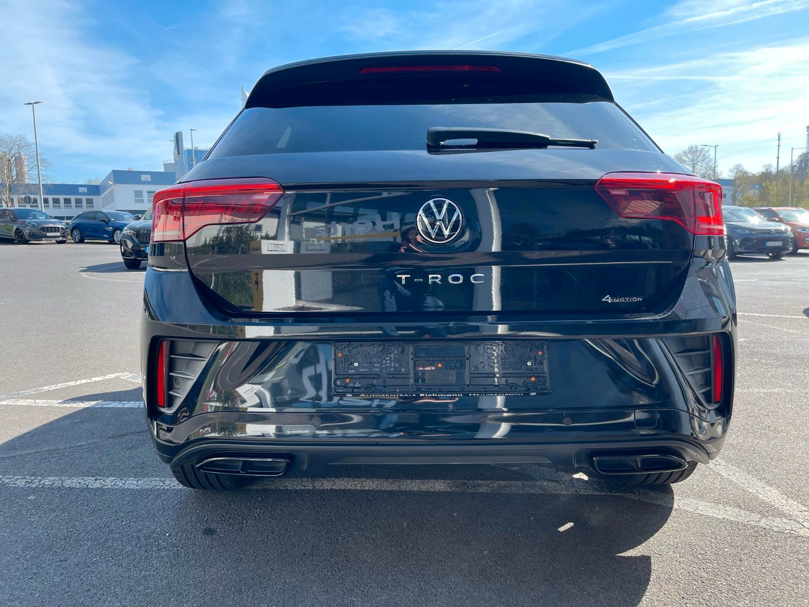 Volkswagen T-Roc R-Line 2.0 TSI Allrad - Samsaru's Car Outlet