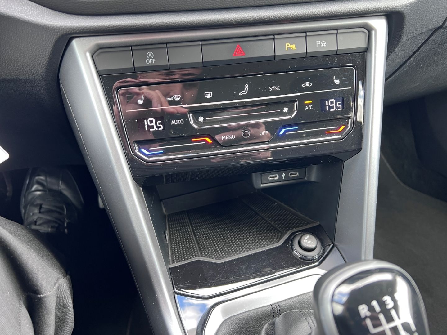 Volkswagen T-Roc 1.0TSI Life - Samsaru's Car Outlet