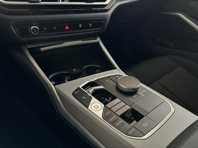 BMW 320 d Limousine xDrive Schiebedach Lenkrad behei