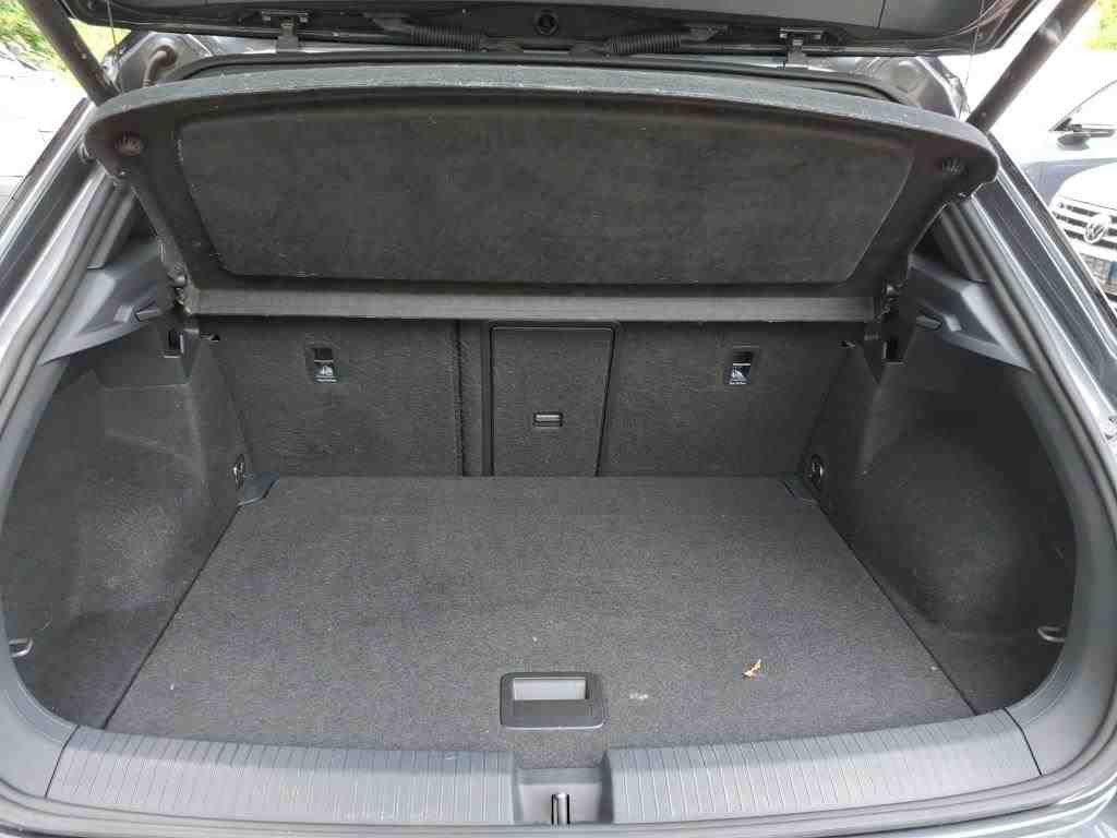 Volkswagen T-ROC 1.5 TSI DSG R-LINE Black Style IQ.Light - Samsaru's Car Outlet