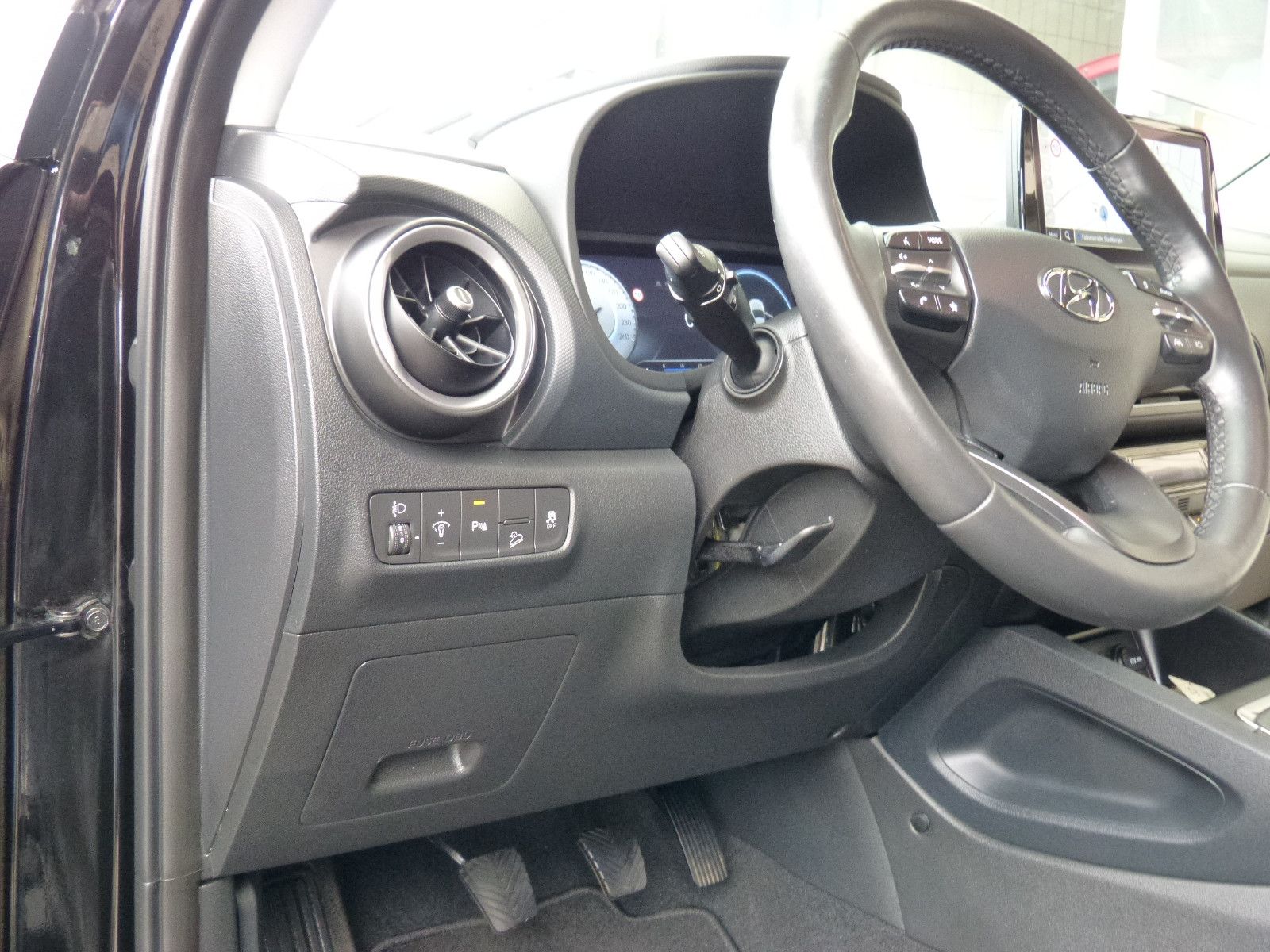 Hyundai Kona - Samsaru's Car Outlet