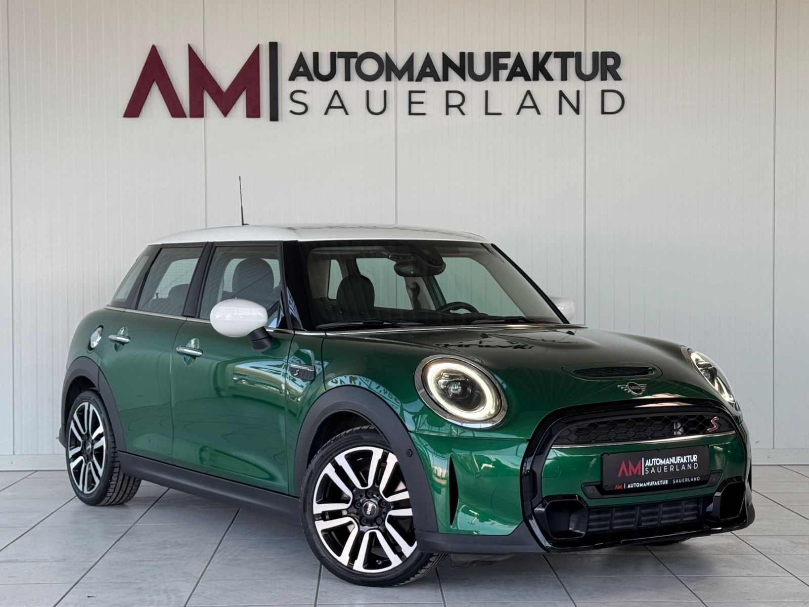 MINI Cooper S Classic - Samsaru's Car Outlet