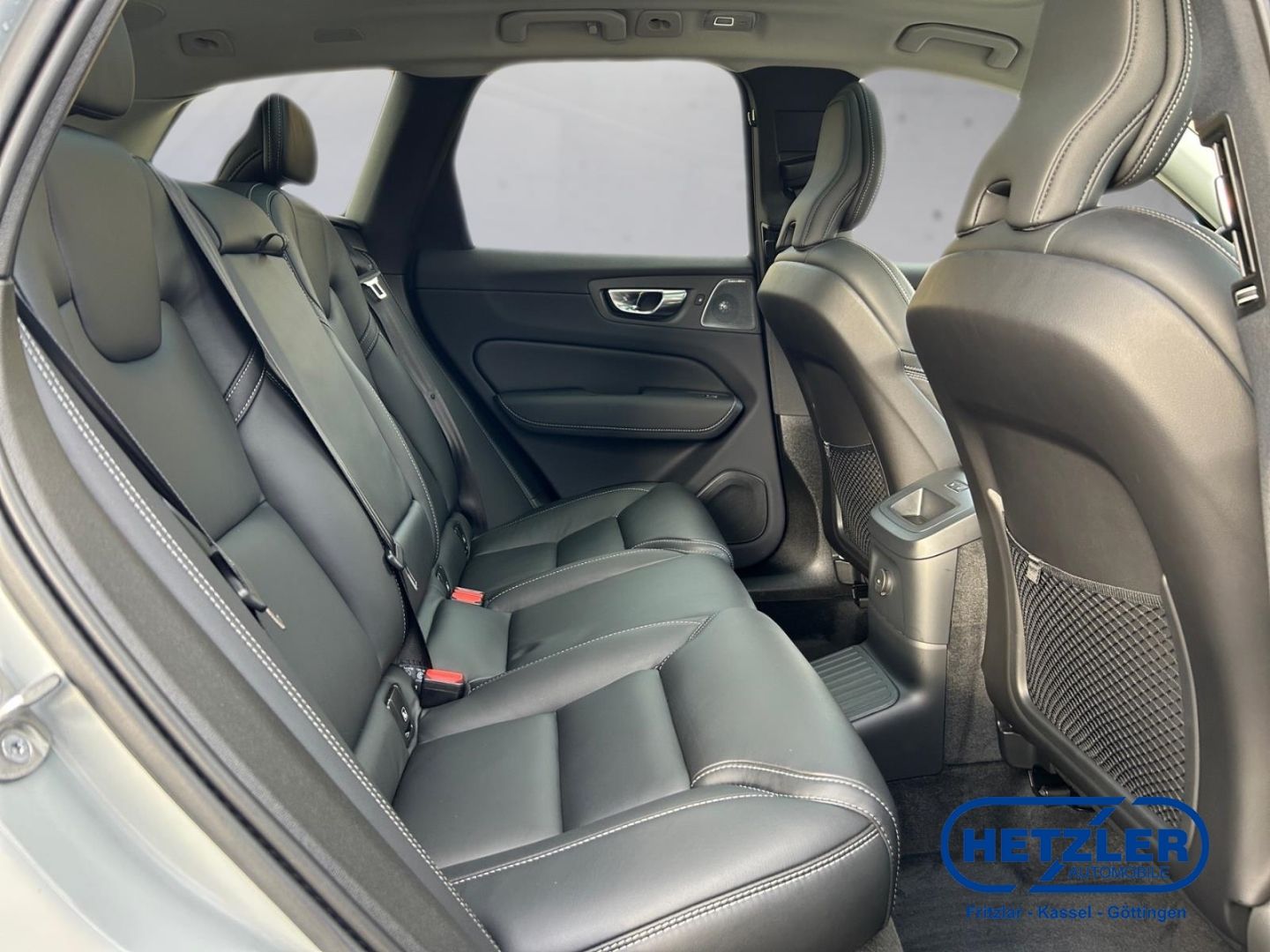 Volvo XC60 Ultra Dark Recharge Plug-In Hybrid AWD T8 T