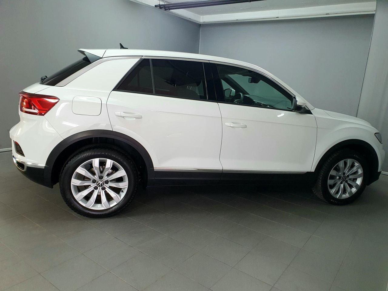 Volkswagen T-Roc 1.5 TSI - Samsaru's Car Outlet