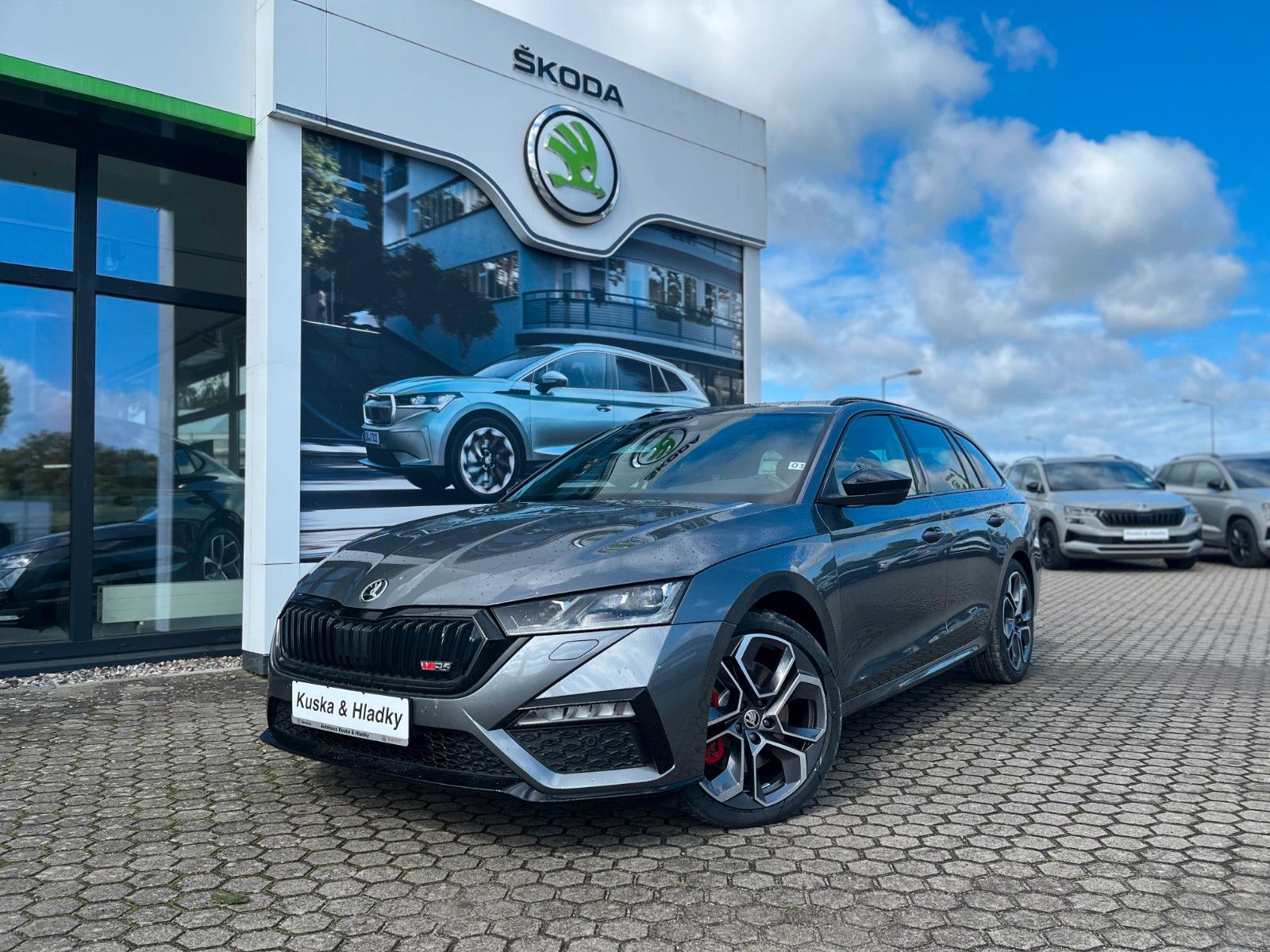 Skoda Octavia RS 2.0 TSI - Samsaru's Car Outlet