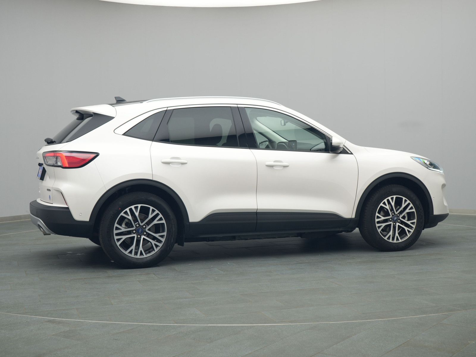Ford Kuga Titanium X 225PS Plug-in-Hybrid Aut. - Samsaru's Car Outlet