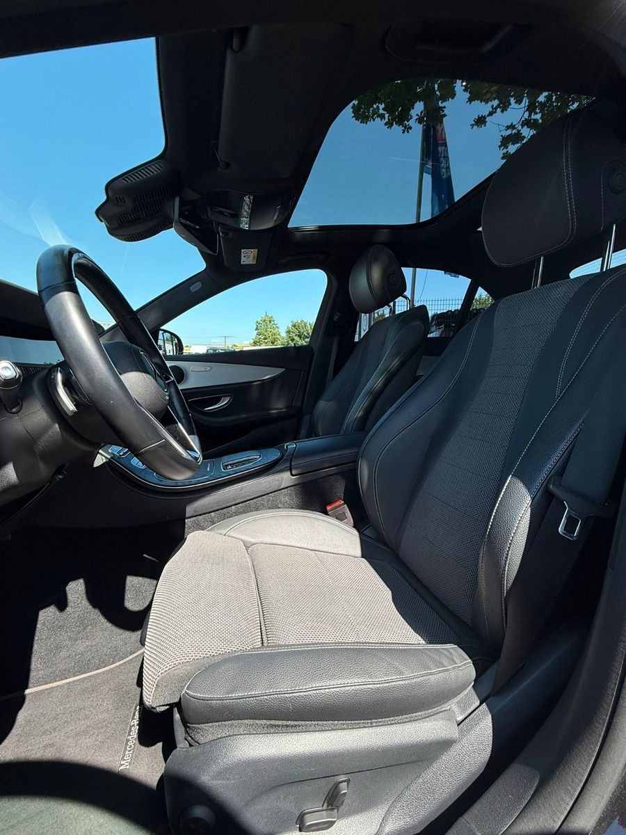 Mercedes-Benz E-Klasse 300E - Samsaru's Car Outlet
