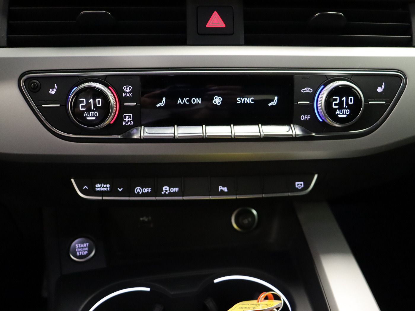 Audi A4 Avant 40 TDI quattro S tronic Advanced - Samsaru's Car Outlet