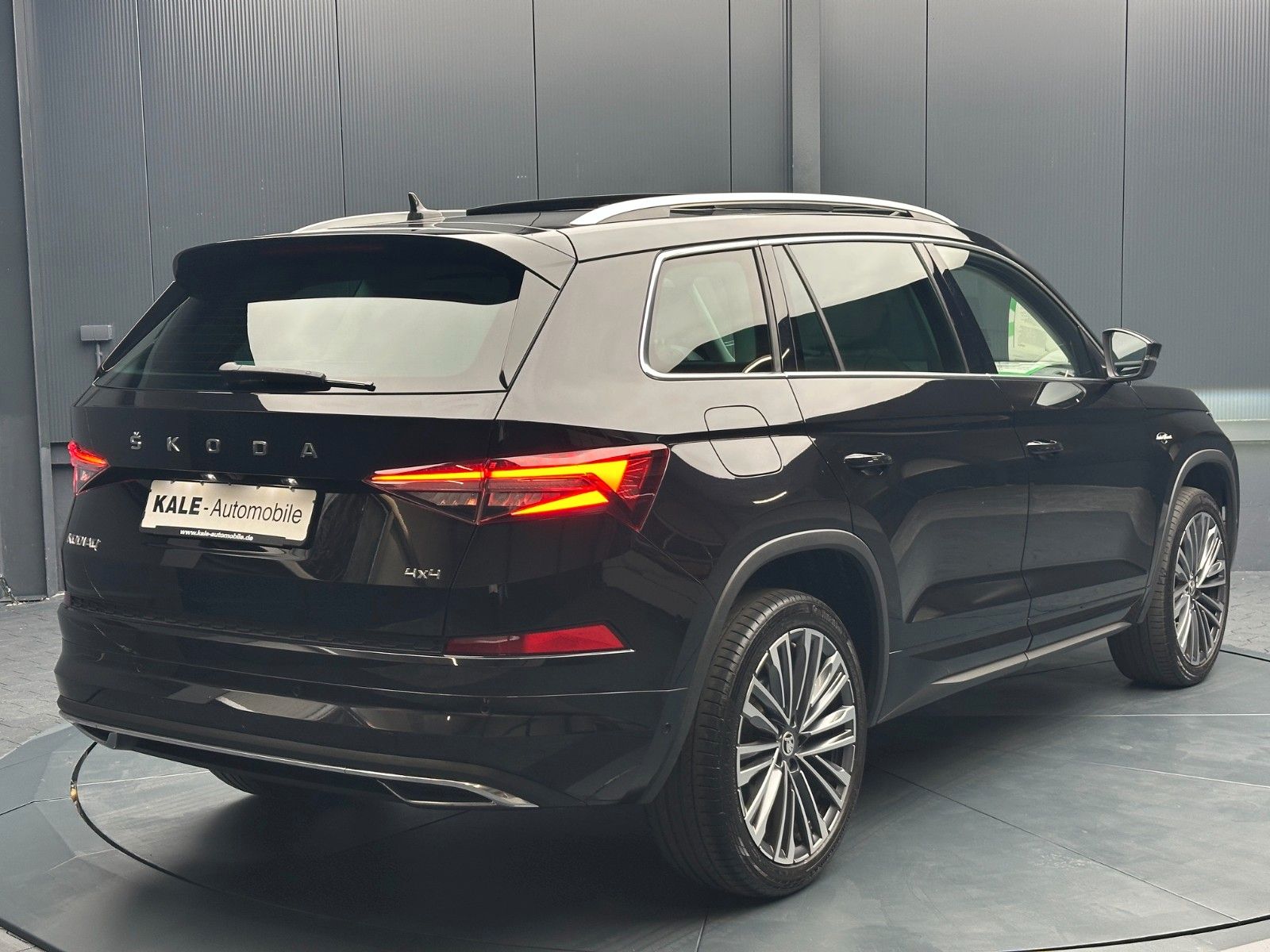 Skoda Kodiaq L&K 4x4 *20Zoll*PANORAMA*360*Standhzg*DCC