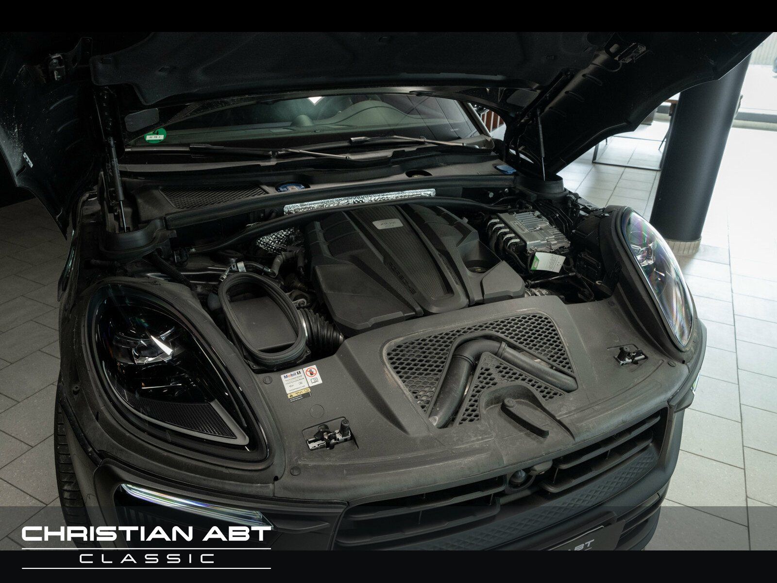 Porsche Macan GTS Mopf * AHK * LED * Carbon * Pano *