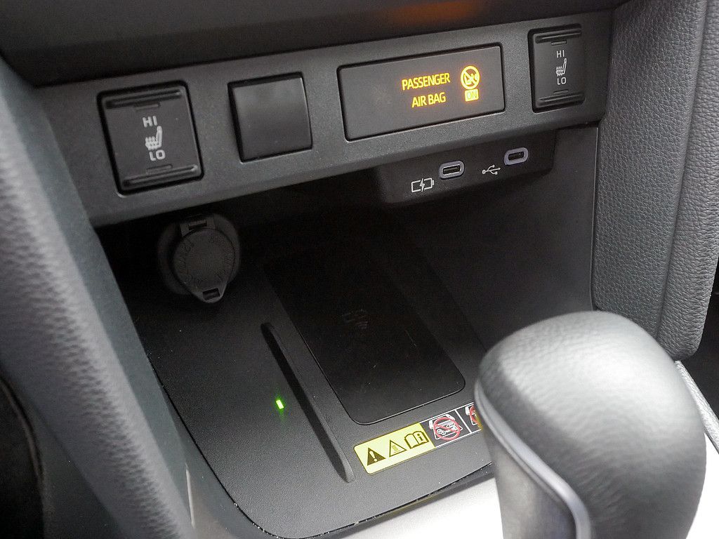 Toyota Yaris Cross Hybrid H&R SHZ KAMERA NAVI ACC LED