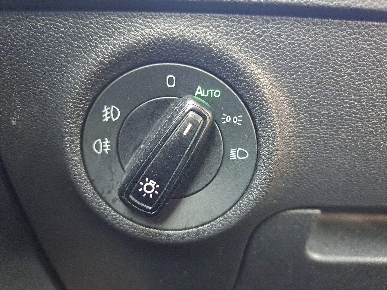 Skoda Karoq Ambition 1.5 TSI DSG - Samsaru's Car Outlet