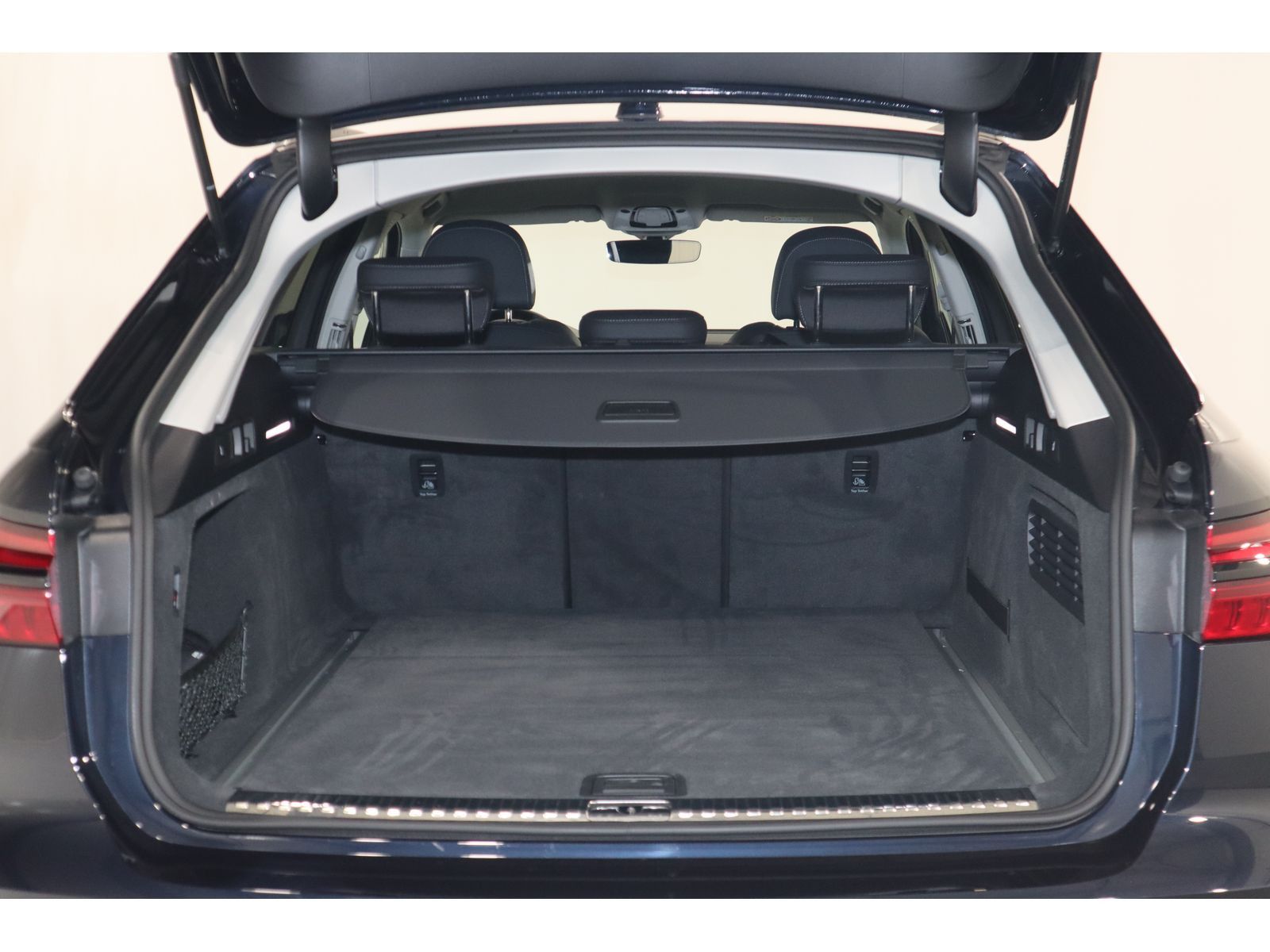 Audi A6 Avant 40 TDI quattro S line - Samsaru's Car Outlet