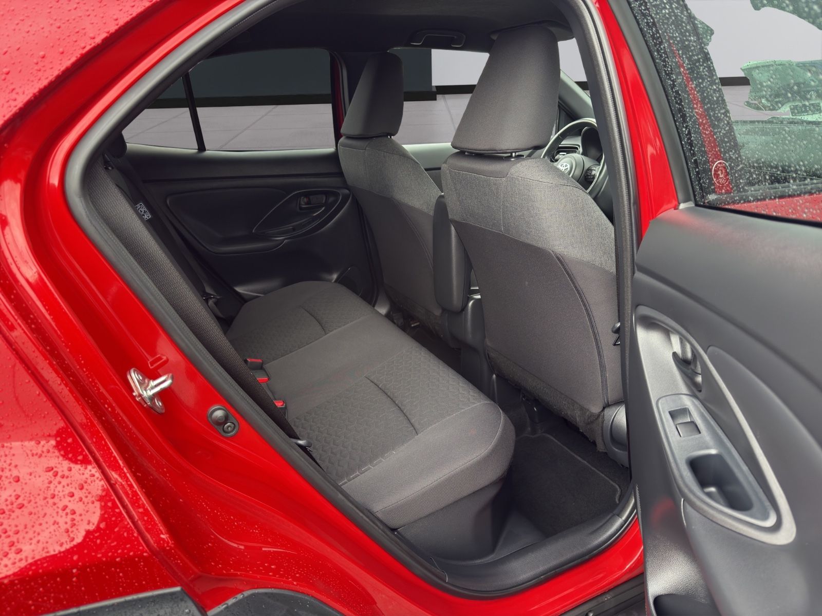 Toyota Yaris Cross Hybrid Team D WinterP*SafetyP*CargoP