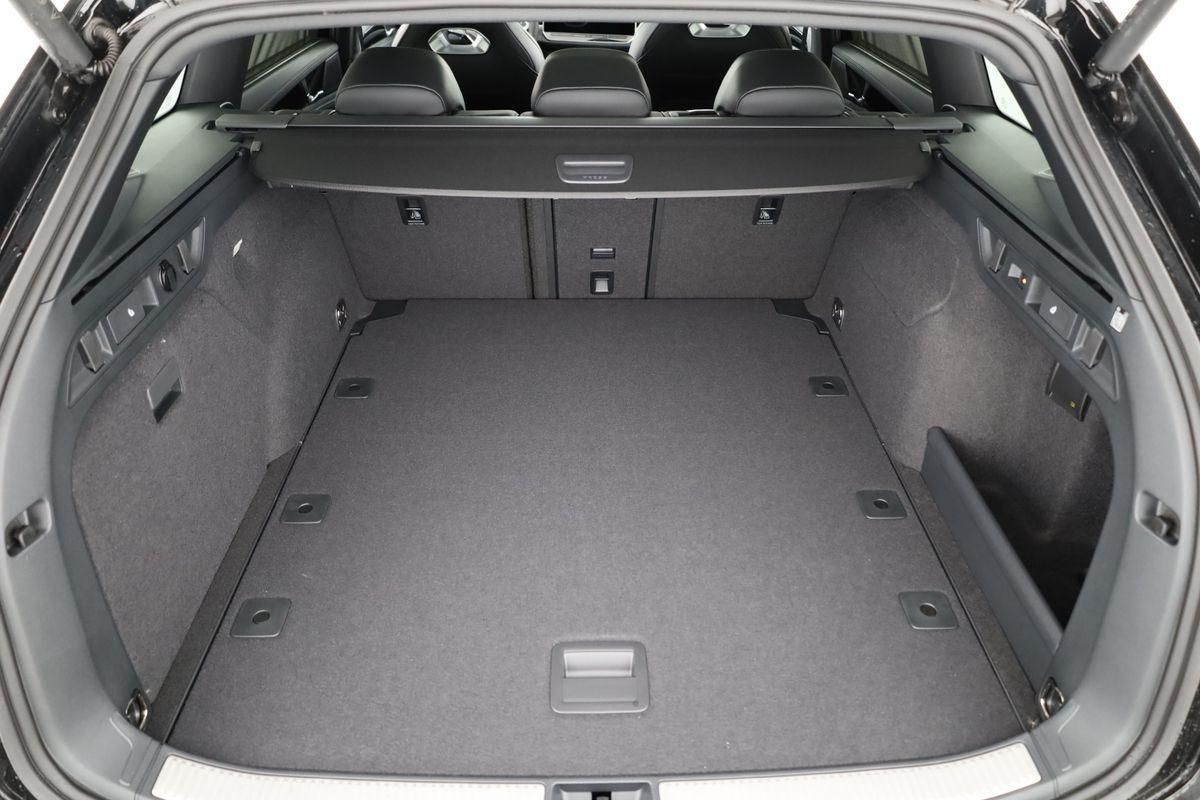 Volkswagen Passat Variant TDI DSG 4M R-LINE, Pano, AHK, IQ.